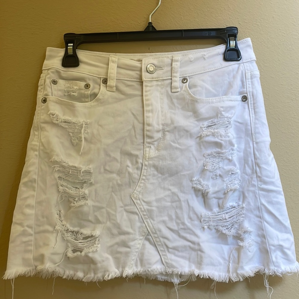 American Eagle white mini skirt size 2